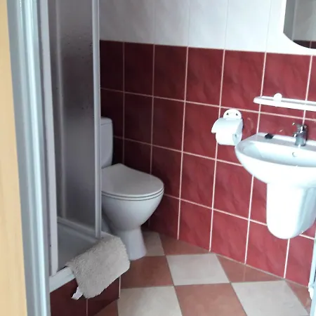 Pokoje Goscinne Akacja Resko Dzwirzyno Exterior photo