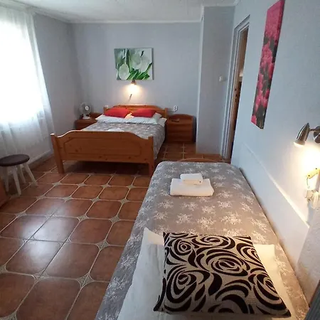 Pokoje Goscinne Akacja Resko Dzwirzyno Exterior photo
