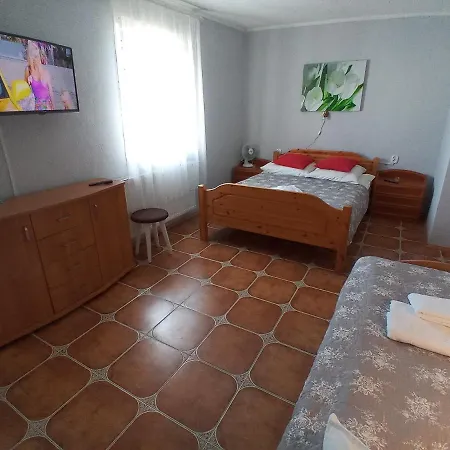 Pokoje Goscinne Akacja Resko Dzwirzyno Exterior photo
