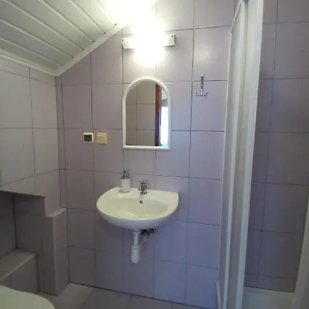 Pokoje Goscinne Akacja Resko Dzwirzyno Exterior photo