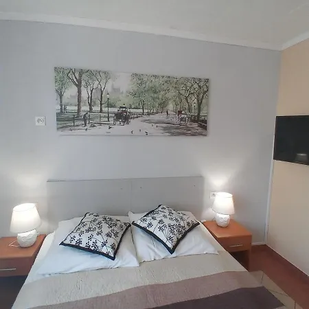Pokoje Goscinne Akacja Resko Dzwirzyno Exterior photo