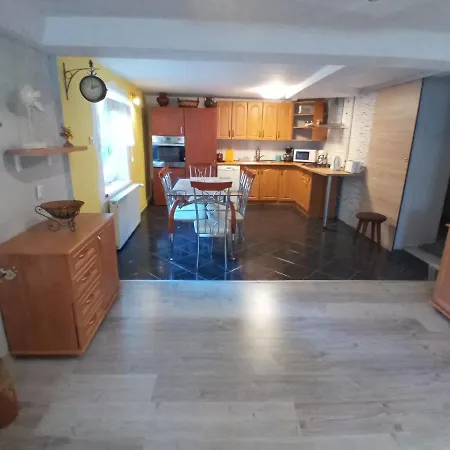 Pokoje Goscinne Akacja Resko Dzwirzyno Exterior photo