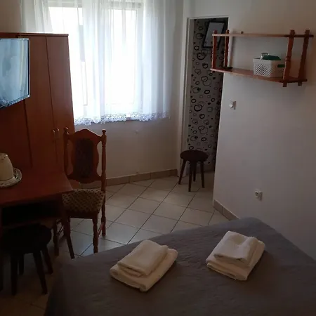 Pokoje Goscinne Akacja Resko Dzwirzyno Exterior photo