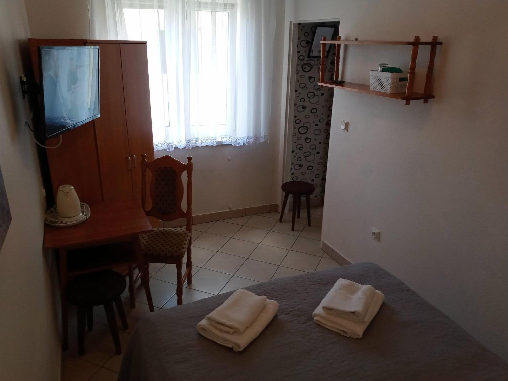 Goscinne Akacja Resko Homestay Dzwirzyno